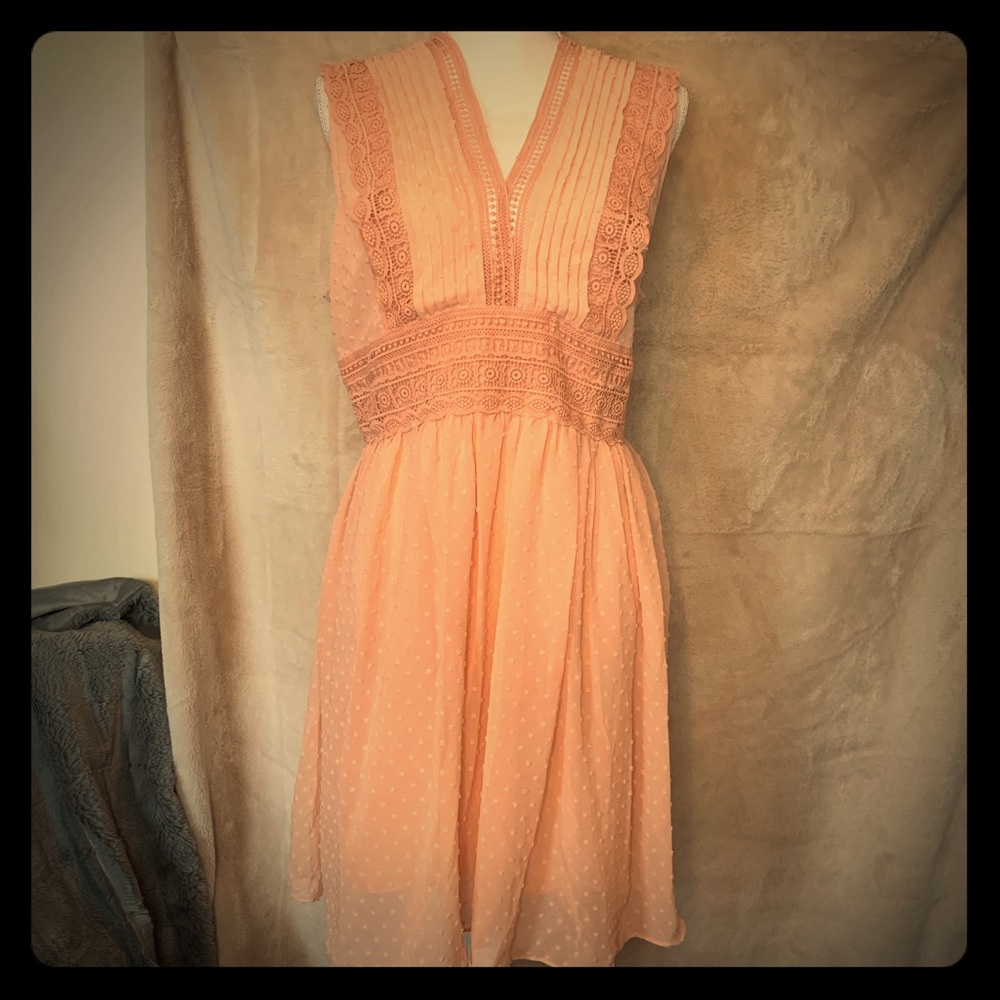 Layered lace overlays sleeveless dress